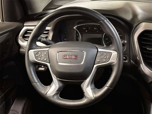 Used 2023 GMC Acadia SLT w/ Elevation Edition image 17