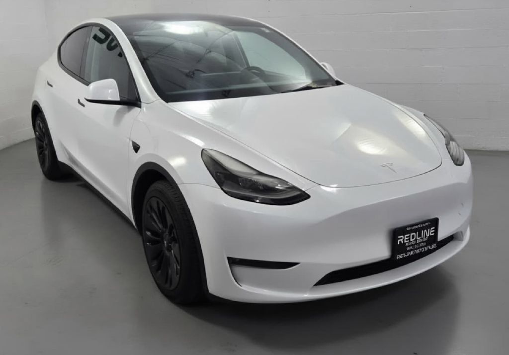 Used 2023 Tesla Model Y AWD image 4