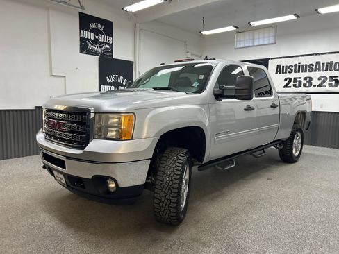 Used 2012 GMC Sierra 2500 SLE w/ SLE Preferred Package AWD/4WD image 3