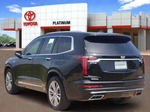 Used 2023 Cadillac XT6 Premium Luxury FWD image 5