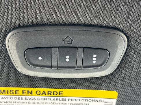 New 2027 Chrysler Pacifica Select FWD image 36