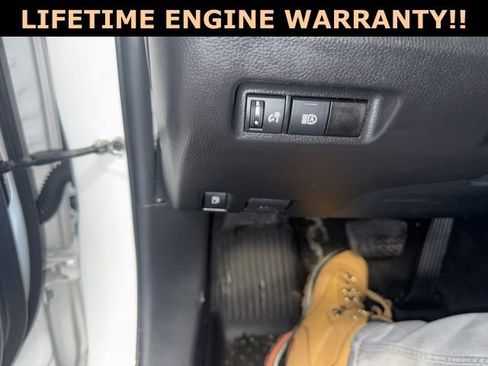 Used 2021 Toyota RAV4 LE image 17