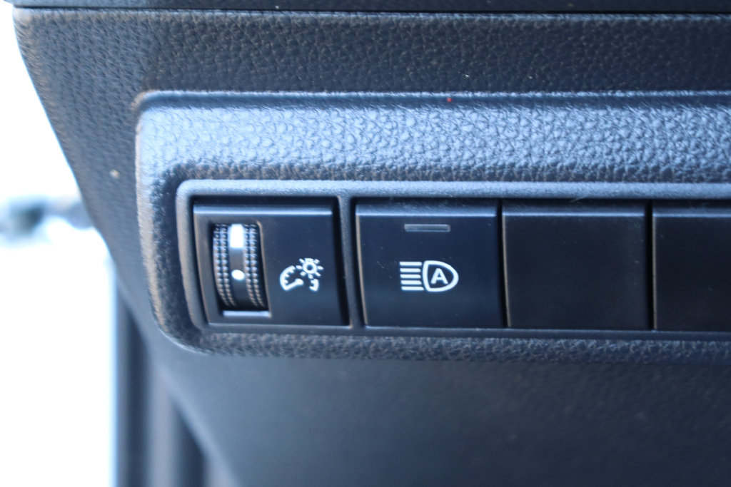 Used 2020 Toyota Corolla LE w/ Carpet Mat Package (TMS) FWD image 18