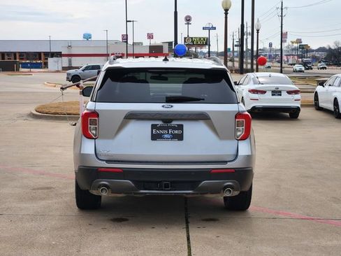 Used 2023 Ford Explorer XLT w/ Equipment Group 202A image 5