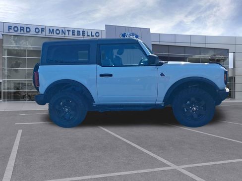 Used 2022 Ford Bronco Black Diamond AWD/4WD image 2