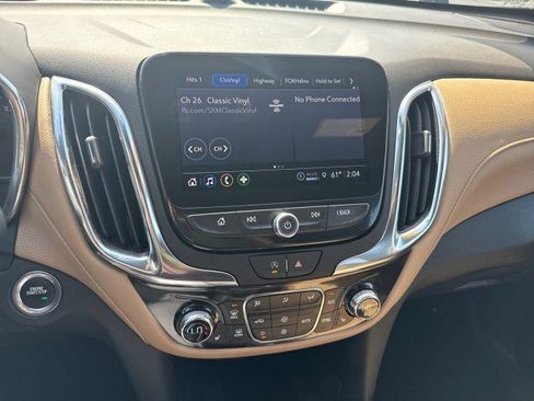 Used 2024 Chevrolet Equinox Premier image 17