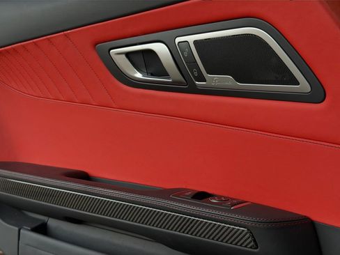 Used 2017 Mercedes-Benz AMG GT S image 28