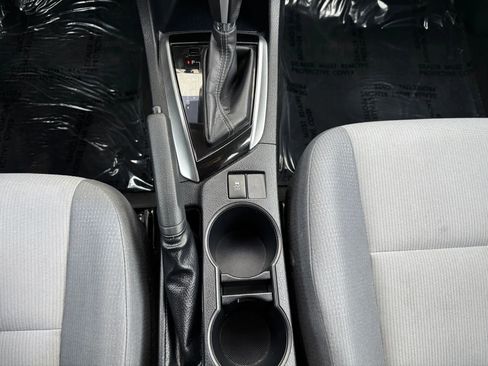 Used 2017 Toyota Corolla SE FWD image 20