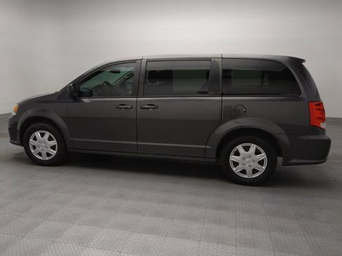 Used 2018 Dodge Grand Caravan SE w/ UConnect Hands-Free Group FWD image 3