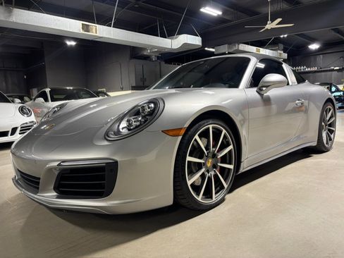 Used 2019 Porsche 911 Targa 4S AWD/4WD image 3