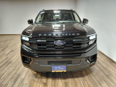 Certified 2025 Ford Expedition Active AWD/4WD image 19