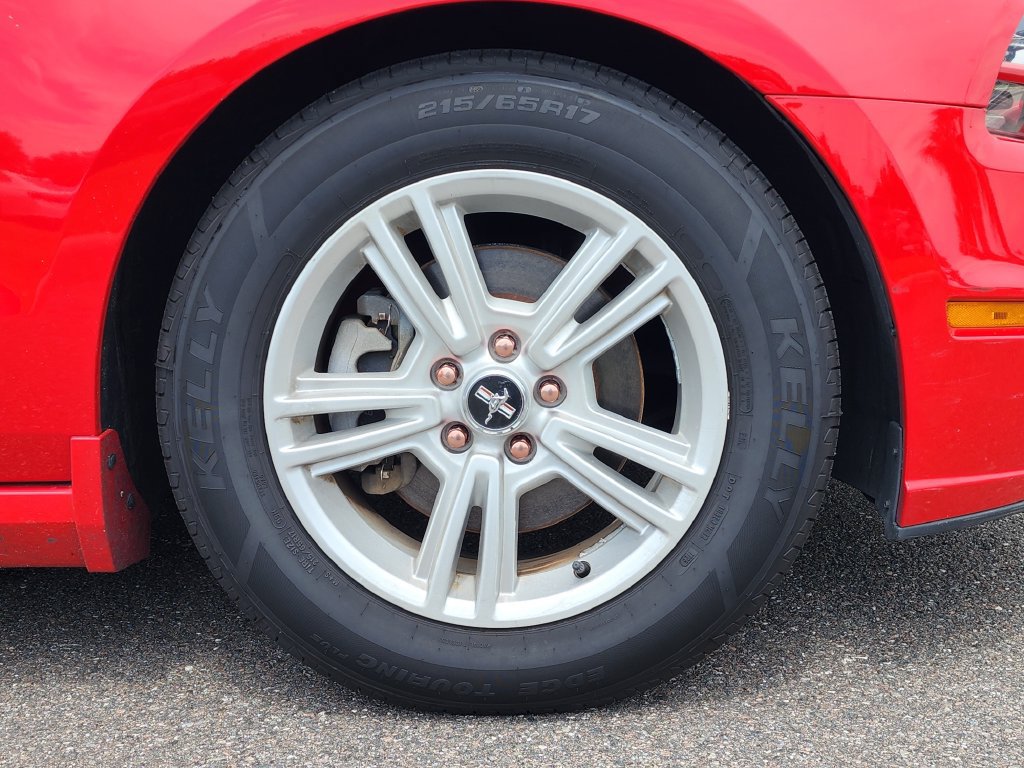 Used 2014 Ford Mustang Convertible RWD image 12