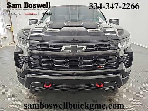 Used 2025 Chevrolet Silverado 1500 LT Trail Boss w/ Convenience Package II image 3