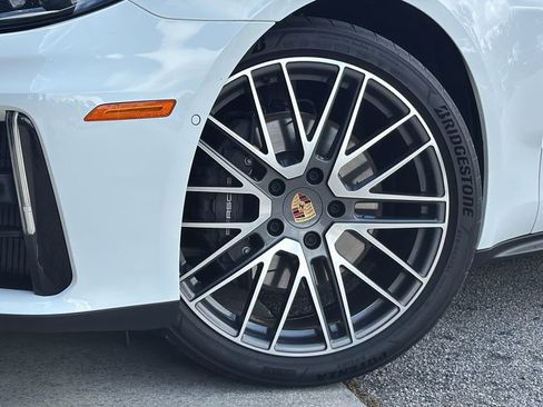 Certified 2025 Porsche Panamera RWD image 6