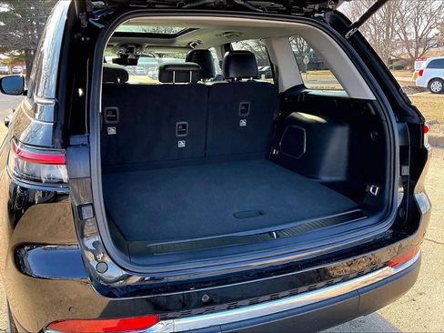 Used 2022 Jeep Grand Cherokee Limited 4xe w/ Luxury Tech Group II image 19