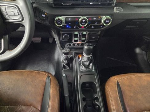 Used 2024 Jeep Wrangler Unlimited AWD/4WD image 13