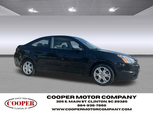 Used 2010 Ford Focus SE FWD image 7