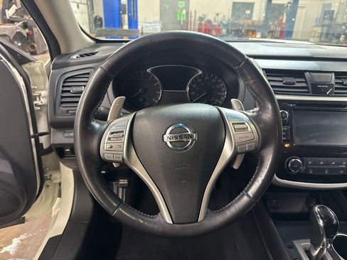 Used 2018 Nissan Altima 2.5 SR w/ SR Midnight Edition image 15