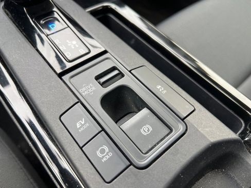 Used 2024 Toyota Prius LE image 14