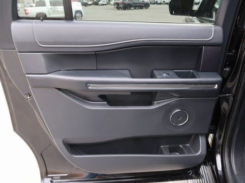 Used 2024 Ford Expedition Max XLT image 32