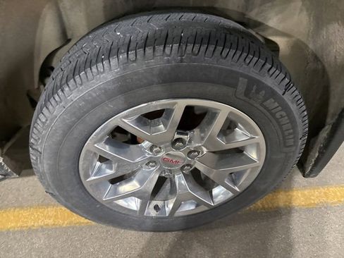 Used 2017 GMC Yukon XL SLT image 7