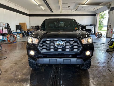 Used 2023 Toyota Tacoma TRD Off-Road AWD/4WD image 10