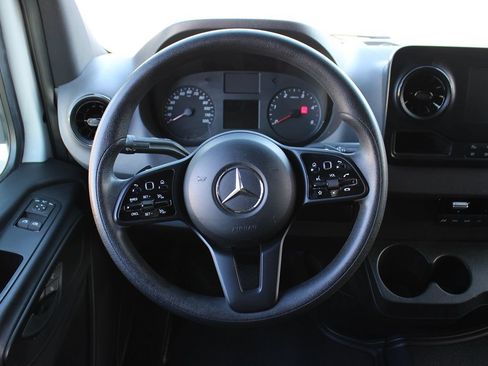 Used 2019 Mercedes-Benz Sprinter 2500 image 30