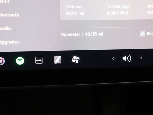 Used 2024 Tesla Model Y Long Range image 39