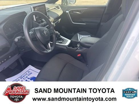 Used 2024 Toyota RAV4 SE image 13