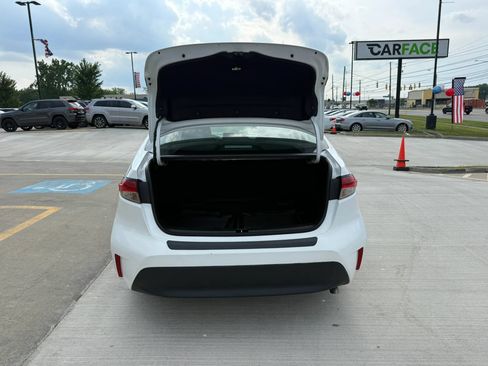 Used 2023 Toyota Corolla LE FWD image 12