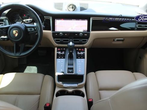 Used 2024 Porsche Macan AWD/4WD image 16