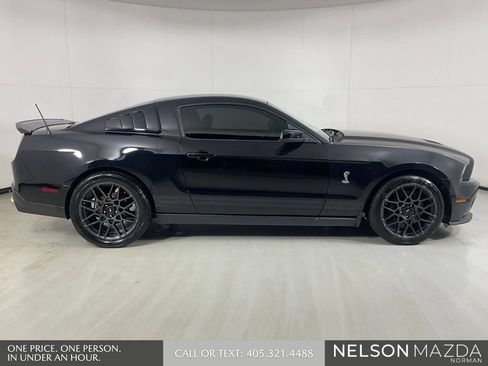 Used 2010 Ford Mustang Shelby GT500 RWD image 5