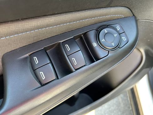 Used 2025 Buick Envista Sport Touring w/ Convenience I Package FWD image 13