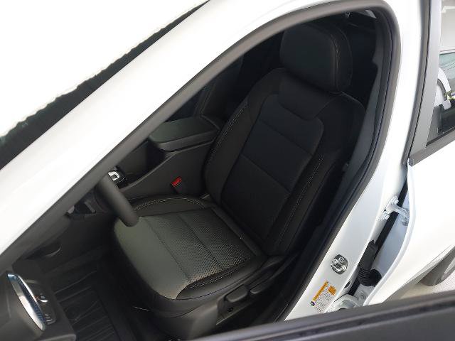 New 2026 Chevrolet Trax LT w/ Driver Confidence Package FWD image 22