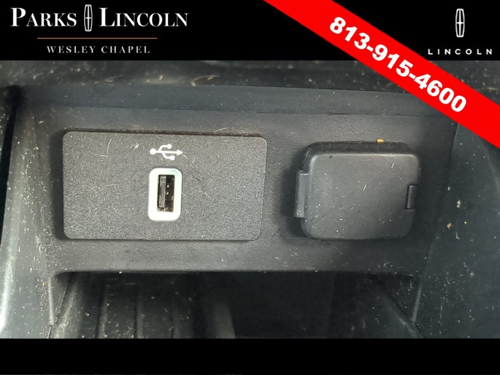Used 2018 Ford Explorer Limited w/ Ford Safe & Smart Package FWD image 23