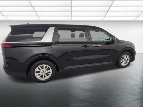 Used 2024 Kia Carnival LX FWD image 8