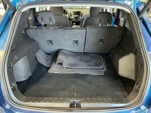 Used 2020 Chevrolet Equinox LT w/ Driver Convenience Package image 14