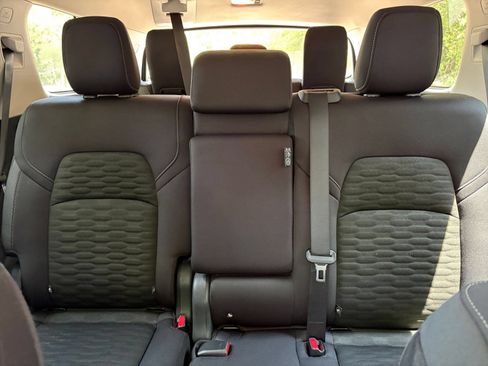 Used 2025 Nissan Pathfinder SV FWD image 41