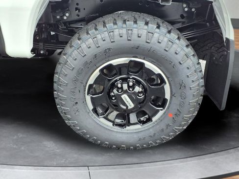 New 2026 Ford F250 Lariat w/ Tremor Off-Road Package image 17
