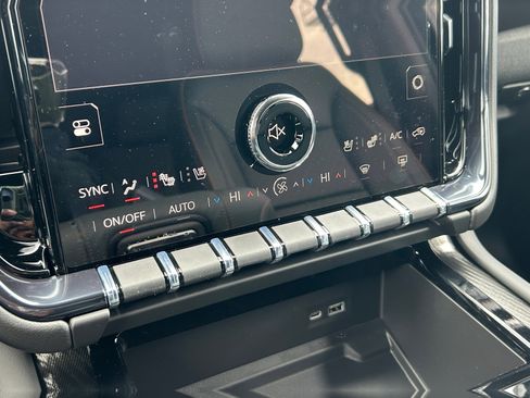 New 2026 GMC Yukon XL AT4 w/ AT4 Premium Plus Package image 18