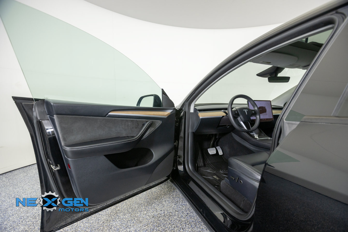 Used 2024 Tesla Model Y Performance AWD/4WD image 10