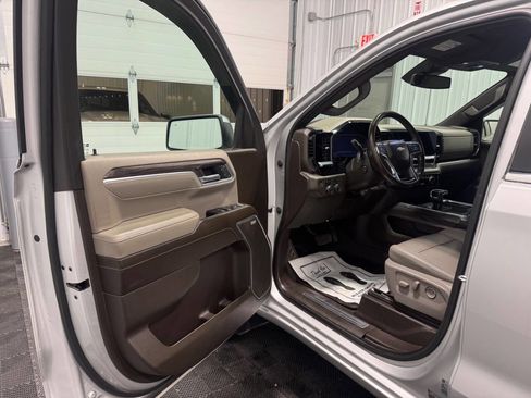 Used 2022 Chevrolet Silverado 1500 LTZ w/ LTZ Convenience Package II image 5