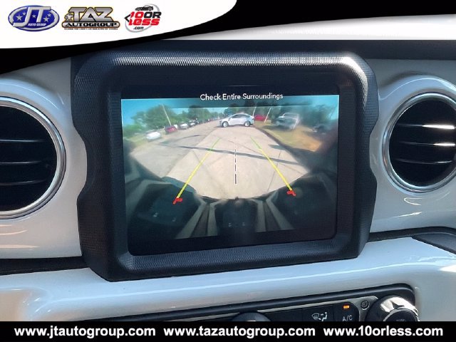 Used 2022 Jeep Wrangler Unlimited Sahara w/ Cold Weather Group AWD/4WD image 19
