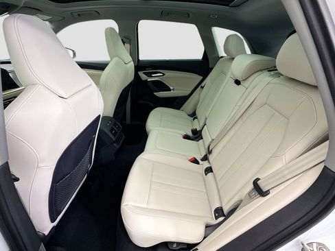 Used 2025 Audi Q5 2.0T Premium Plus w/ Premium Plus image 20