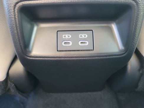 Used 2025 Toyota Corolla LE image 11