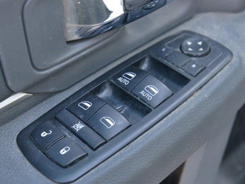 Used 2017 RAM 1500 Classic SLT image 14