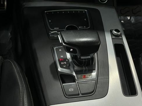 Used 2018 Audi SQ5 Premium Plus w/ Navigation Package image 30