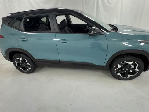 New 2026 Kia Seltos S AWD/4WD image 2