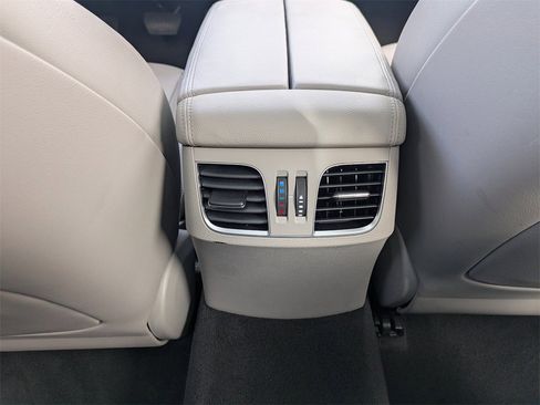 Used 2018 Genesis G80 3.8 w/ Option Group 02 image 12