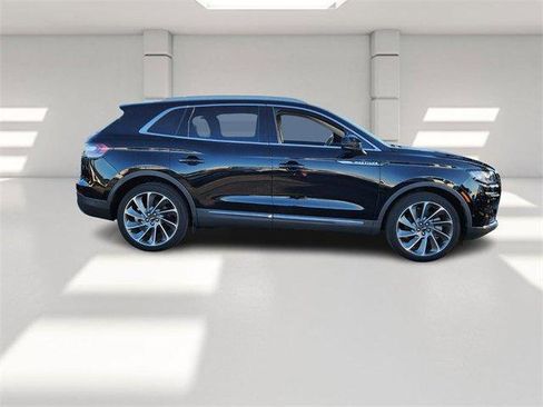 Used 2021 Lincoln Nautilus Reserve w/ Equipment Group 201A image 6